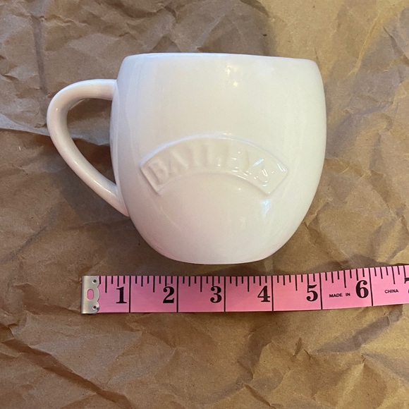 White Ceramic Mug Set - Picture 10 of 10